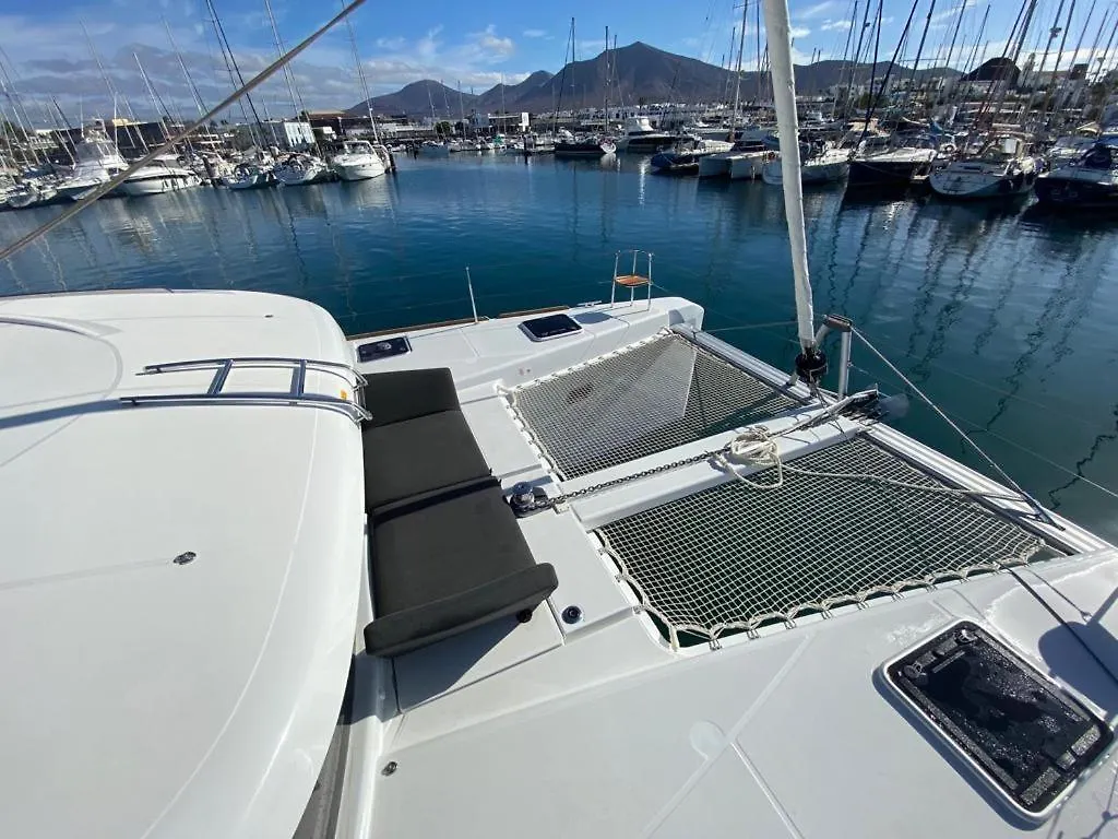 船上ホテル ホテル Catamaran White Beach プラヤ・ブランカ